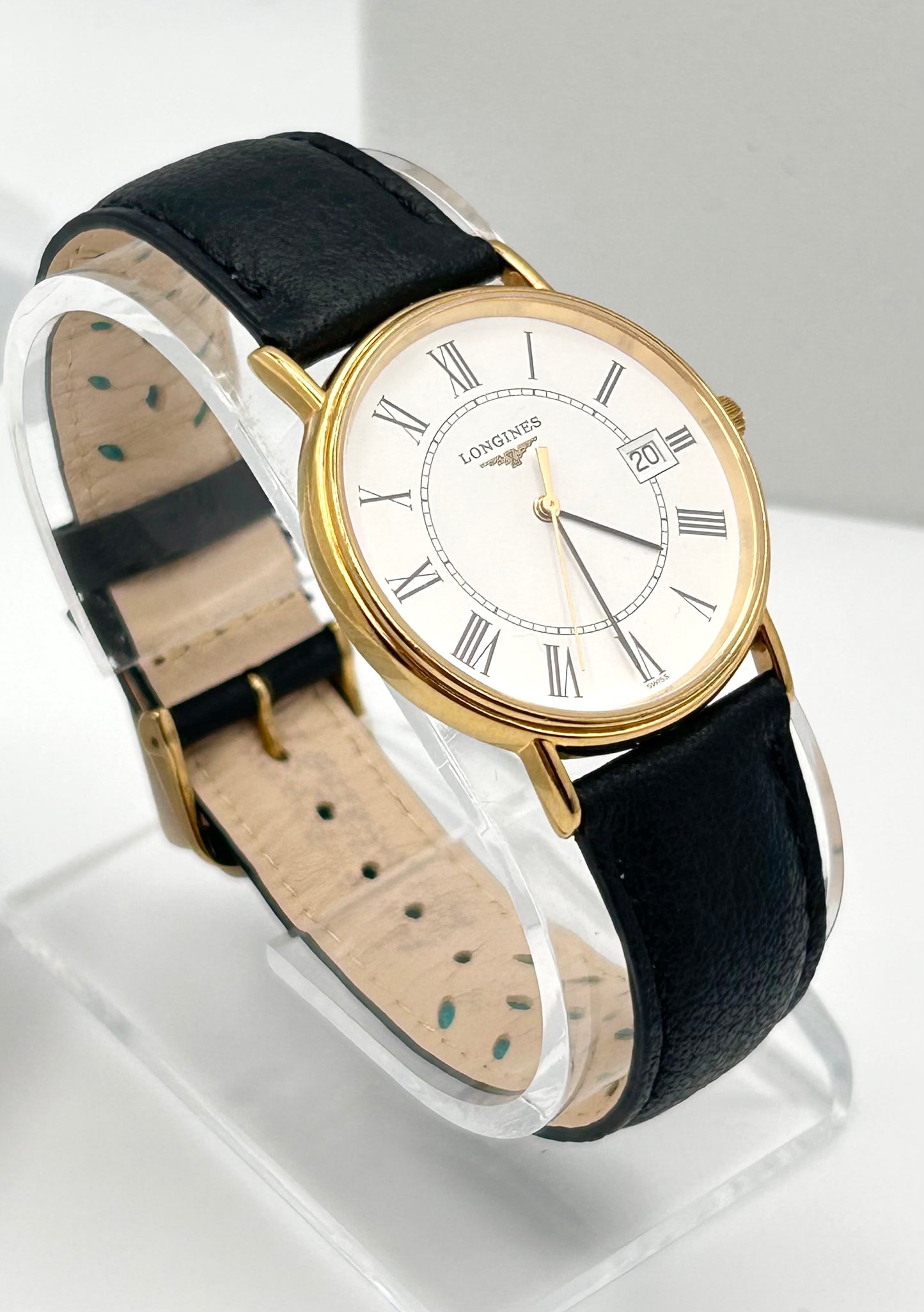 Vintage 1983 Longines quartz movement watch 37mm size case, 9in size wrist leather band