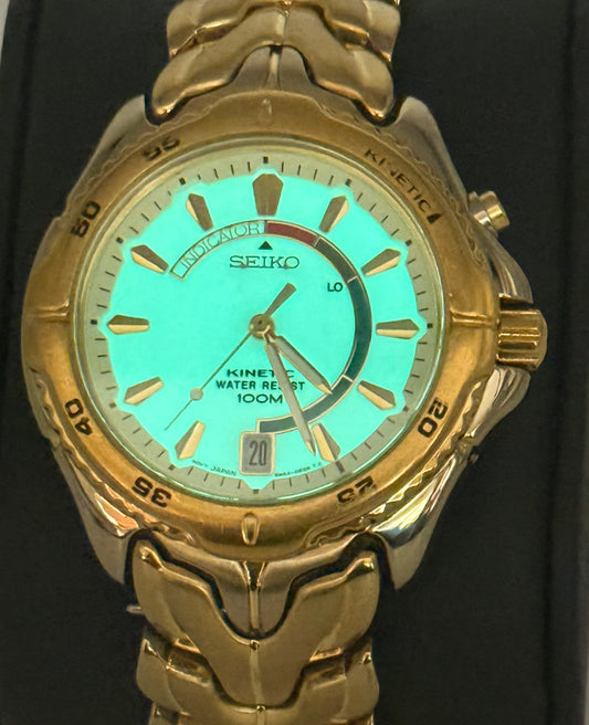 Vintage 2000 Seiko Kinetic watch, 40mm size, 7in size wrist bracelet