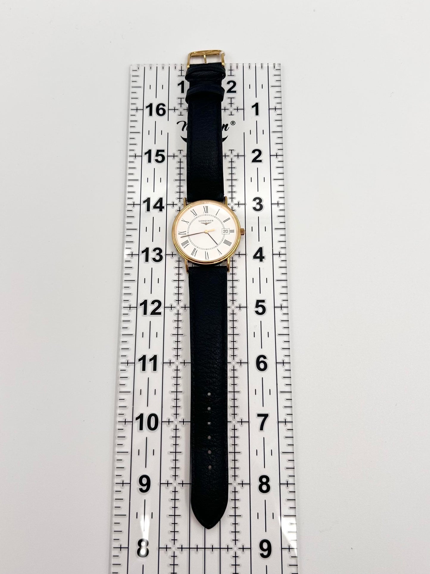 Vintage 1983 Longines quartz movement watch 37mm size case, 9in size wrist leather band