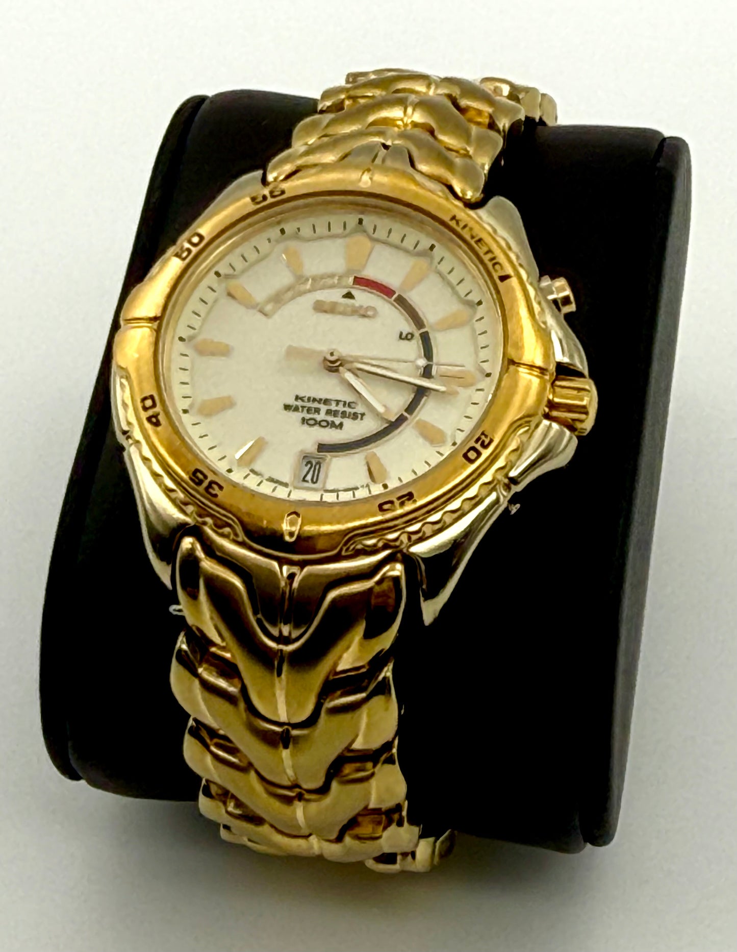Vintage 2000 Seiko Kinetic watch, 40mm size, 7in size wrist bracelet