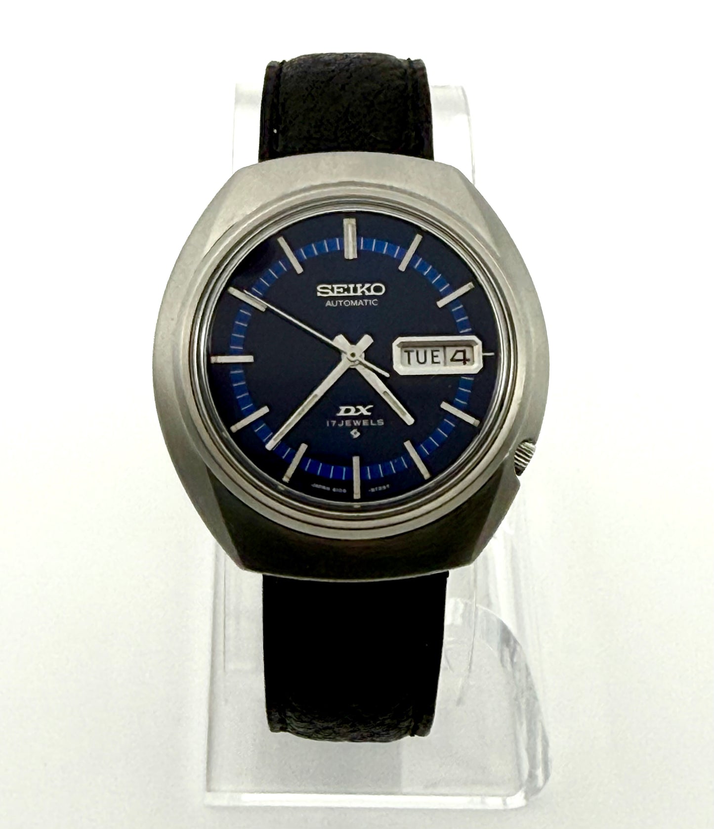 Vintage 1971 Seiko DX automatic watch, 39mm size case, 8in wrist leather band.