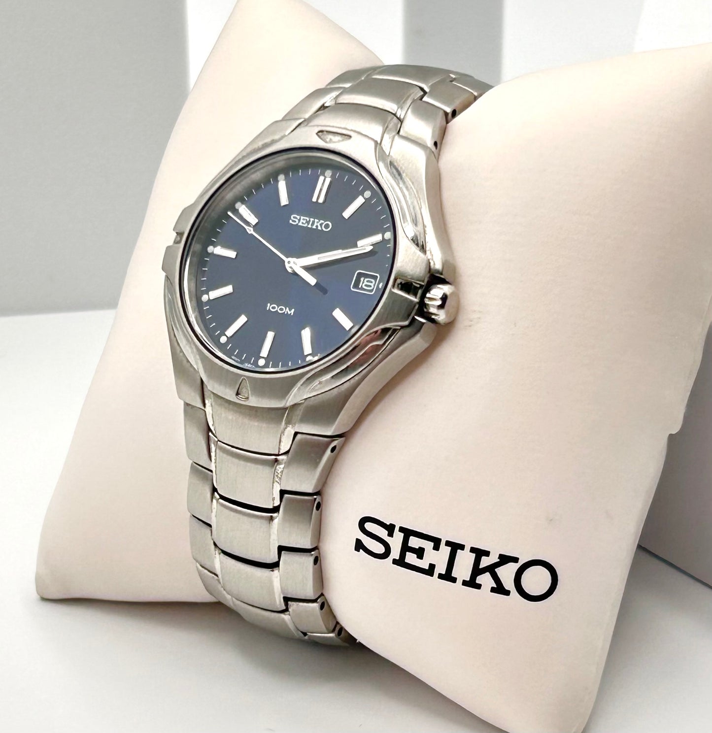 Seiko blue dial watch, 34mm size case, 7in size wrist bracelet