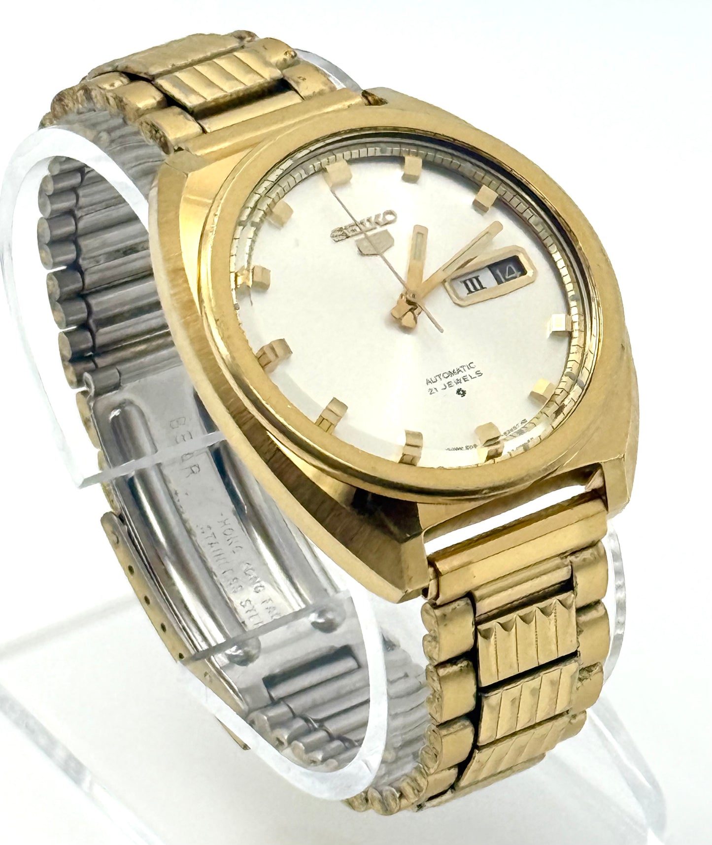 Vintage 1971 Seiko 5 automatic, 39mm size case, 7in size wrist bracelet