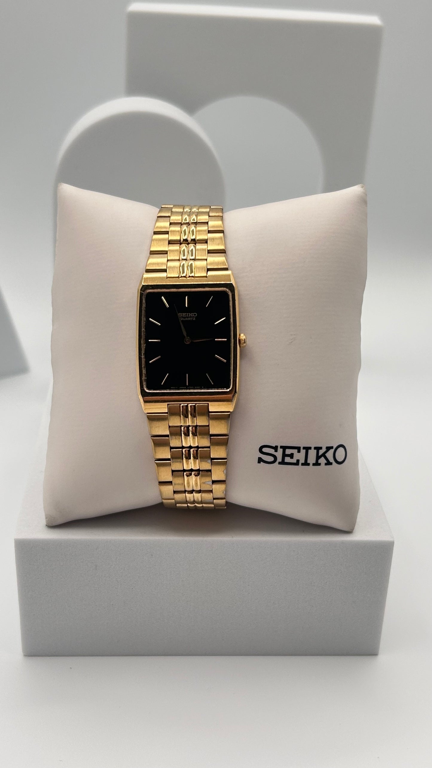 Vintage 1991 Seiko tank watch, 29mm size case, 8in size wrist bracelet