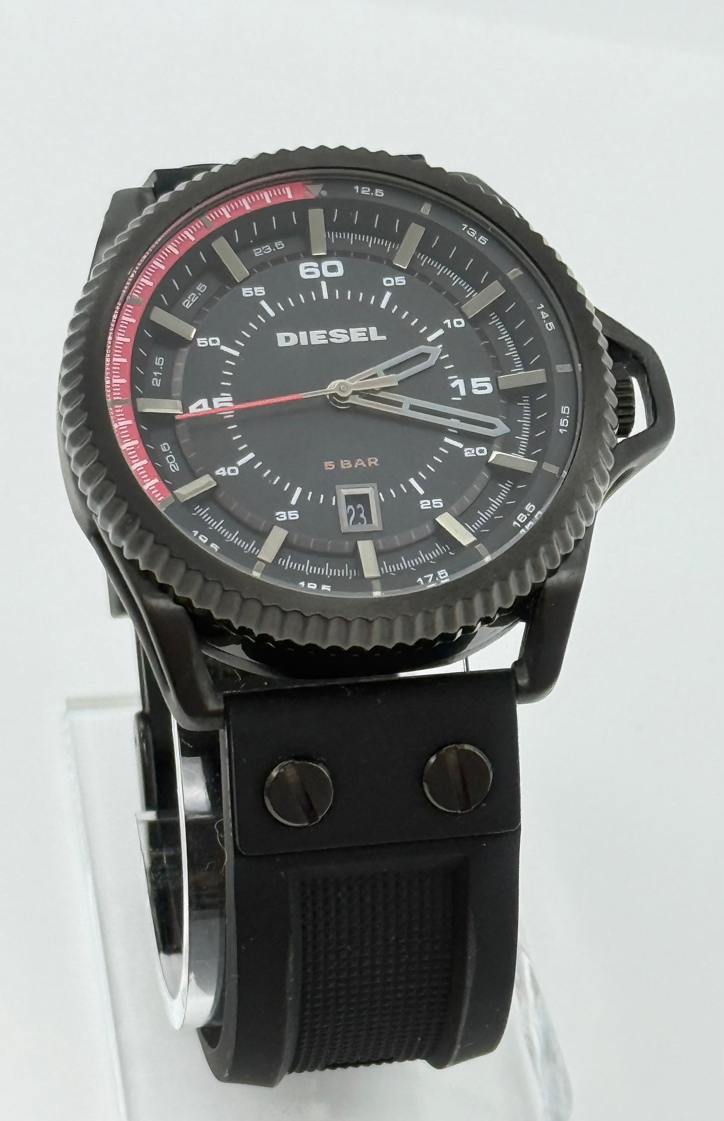 Diésel new watch mineral crystal 46mm size case, 8.5in size band