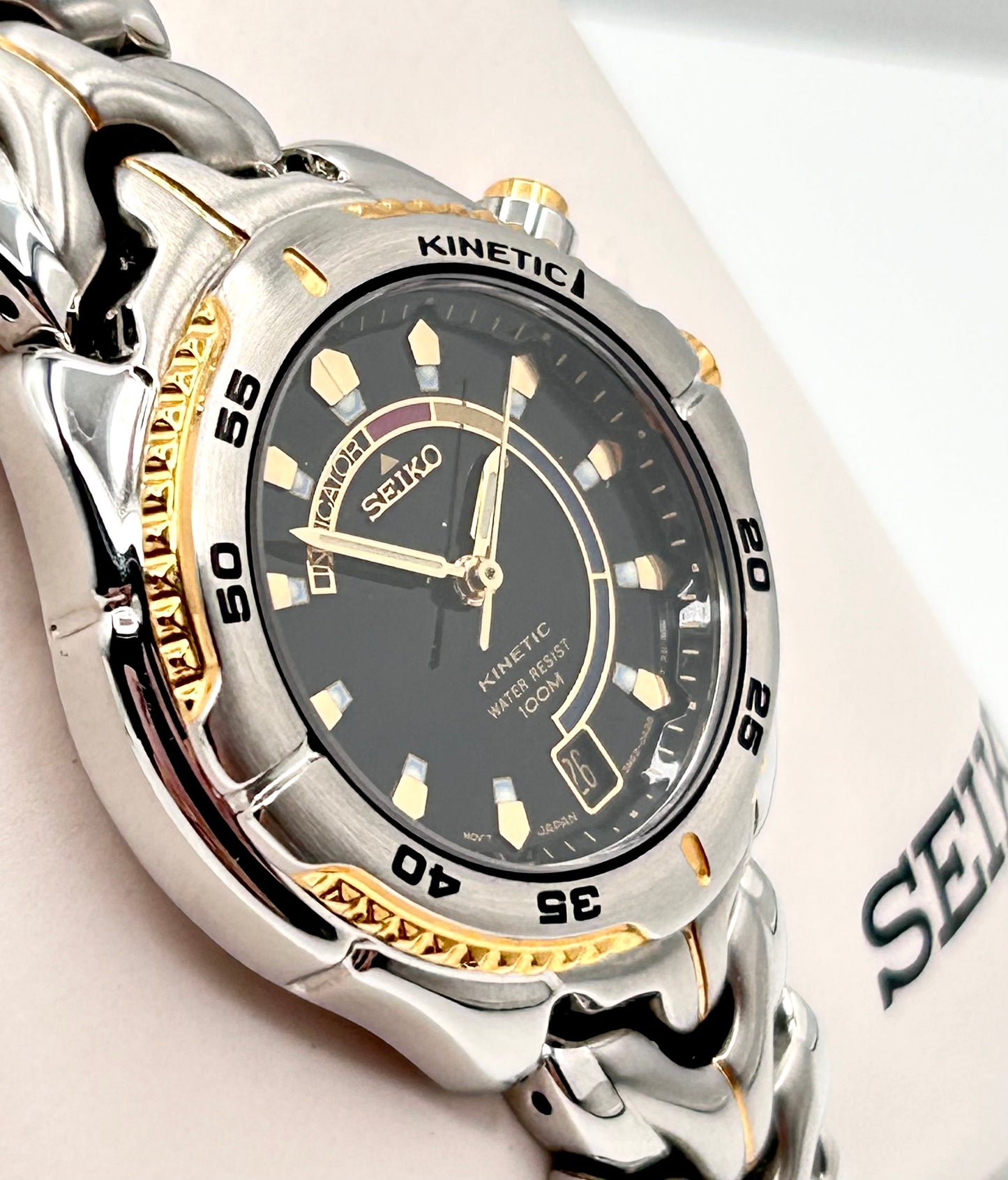 Vintage 2001 Seiko Kinetic women’s watch, 30mm size case, 6in size wrist bracelet