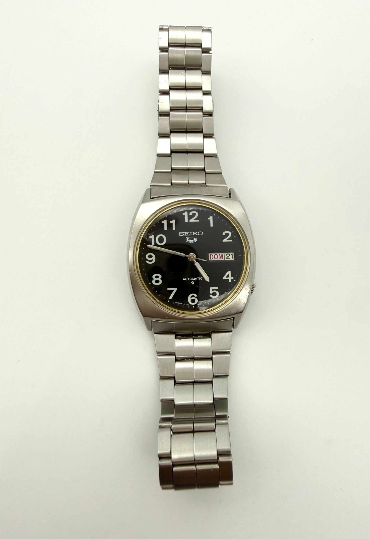 Vintage 1980 Seiko 5 automatic watch, 36mm size case, 7.5in size wrist bracelet.