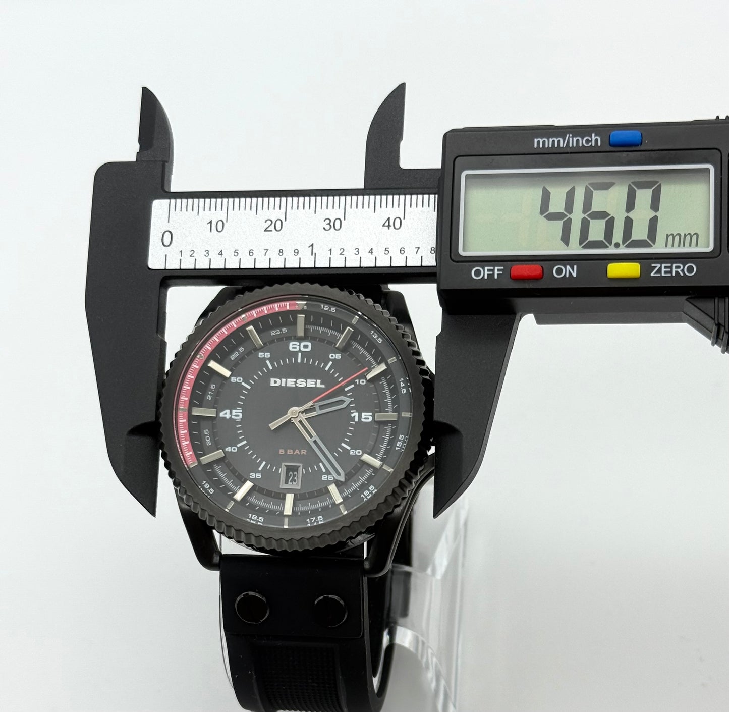 Diésel new watch mineral crystal 46mm size case, 8.5in size band