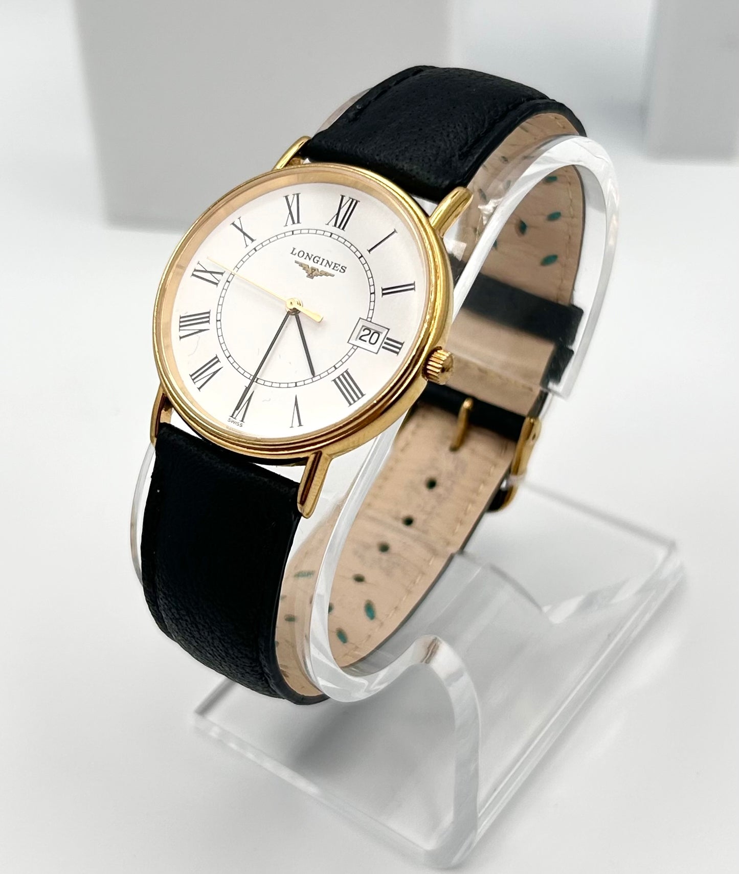 Vintage 1983 Longines quartz movement watch 37mm size case, 9in size wrist leather band