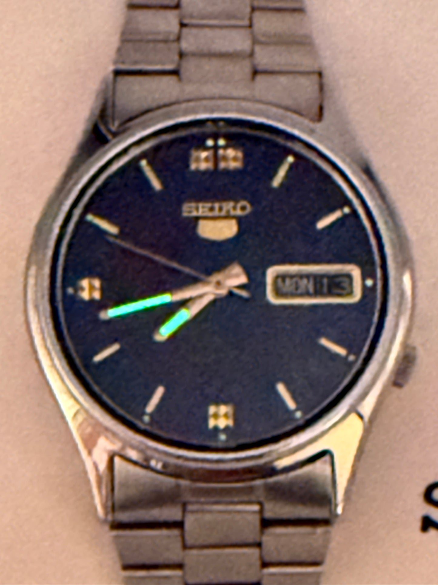 Vintage 1979 Seiko 5 automatic movement watch, 35mm size case, 6.5in size wrist bracelet