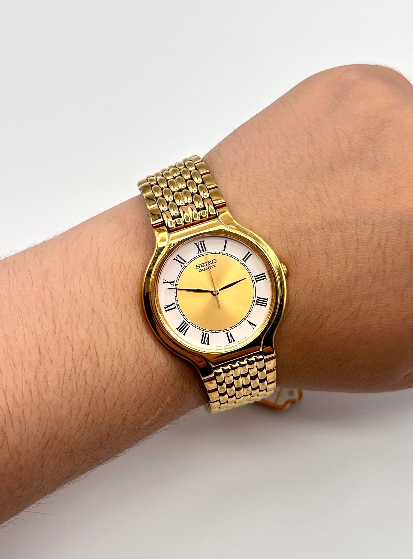 Vintage 1990 Seiko unixes watch, 30mm size case, 8in size wrist bracelet